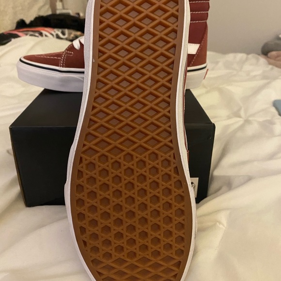Vans - Picture 2 of 3